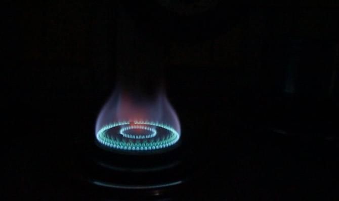 Fogón de gas natural. Foto de Ayesha Firdaus en Unsplash