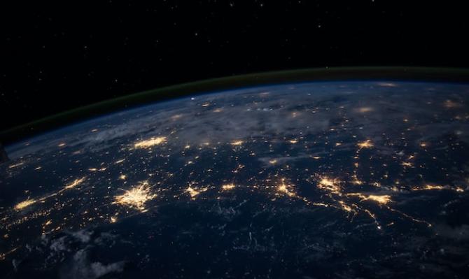 Imagen de la tierra desde el espacio. Photo by NASA on Unsplash