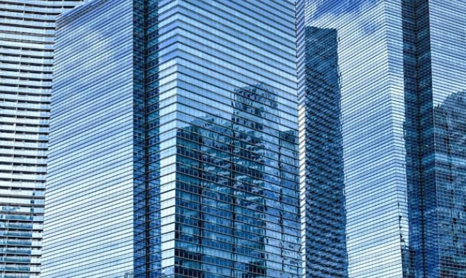 Rascacielos. Photo by Sebastian Schuster on Unsplash