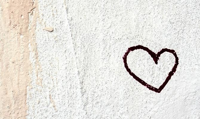 Corazón pintado en la pared