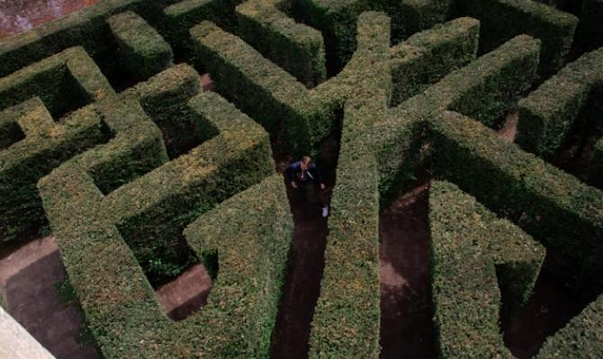 Jardín ornamental en forma de laberinto. Photo by Tobias Rademacher on Unsplash