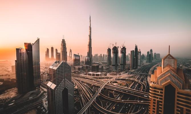 Dubai. Photo by David Rodigo on Unsplash