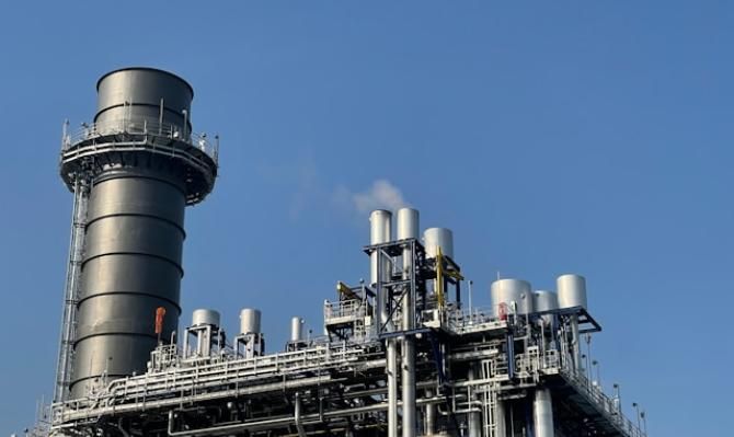 Industria. Photo by Aidgun Ampa on Unsplash