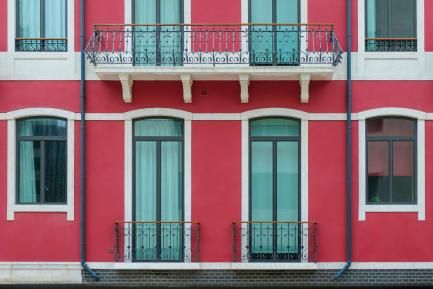 Detalle de la fachada de un edificio en Lisboa