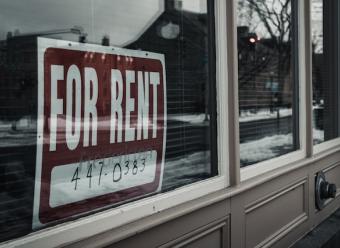 "For rent". Photo by Aaron Sousa on Unsplash