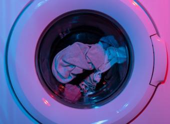 Tambor de lavadora para ilustrar un artículo de análisis económico sobre consumo de CaixaBank Research. Photo by Engin Akyurt on Unsplash